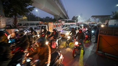 Delhi Christmas congestion: A commuter said Select City Walk in south Delhi also had a lot of traffic. (Hindustan Times) Delhi Christmas congestion: A commuter said Select City Walk in south Delhi also had a lot of traffic. (Hindustan Times)