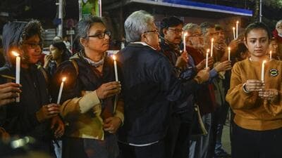 Members of Joint Platforms of Doctors and Abhaya Mancha stage a candle protest over the slow process in the investigation in the rape and murder of a young doctor of RG Kar Hospital in Kolkata on December 24. (HT Photo/Samir Jana) Members of Joint Platforms of Doctors and Abhaya Mancha stage a candle protest over the slow process in the investigation in the rape and murder of a young doctor of RG Kar Hospital in Kolkata on December 24. (HT Photo/Samir Jana)