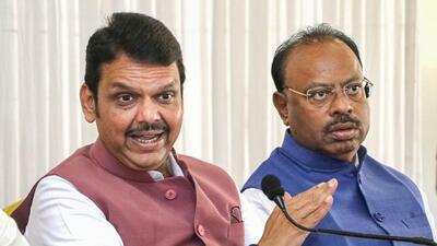 Nagpur: Maharashtra Chief Minister Devendra Fadnavis with state minister Chandrashekhar Bawankule addresses a press conference, in Nagpur, Wednesday, Dec. 25, 2024. (PTI Photo)(PTI12_25_2024_000172B) (PTI) Nagpur: Maharashtra Chief Minister Devendra Fadnavis with state minister Chandrashekhar Bawankule addresses a press conference, in Nagpur, Wednesday, Dec. 25, 2024. (PTI Photo)(PTI12_25_2024_000172B) (PTI)