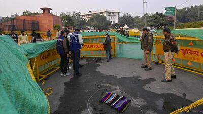 Police and forensic investigators at the scene of the incident. (RAJ K RAJ /HT PHOTO)