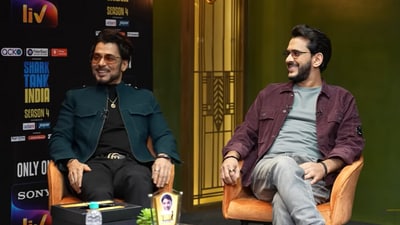 Shark Tank India’s Anupam Mittal and Aman Gupta take potshots at Shark Tank Pakistan (YouTube/Finance With Sharan) Shark Tank India’s Anupam Mittal and Aman Gupta take potshots at Shark Tank Pakistan (YouTube/Finance With Sharan)