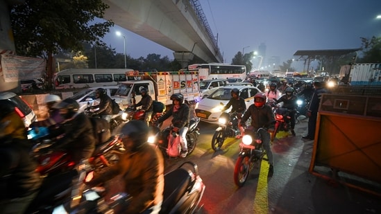 Delhi Christmas congestion: A commuter said Select City Walk in south Delhi also had a lot of traffic. (Hindustan Times)
