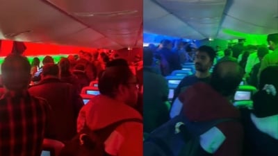 British Airways flight spreads Christmas cheer with festive lights. (Screengrab Instagram/@ub1ub2) British Airways flight spreads Christmas cheer with festive lights. (Screengrab Instagram/@ub1ub2)