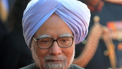 Manmohan Singh faced black flags in JNU as a protest against his economic policies. (AFP) Manmohan Singh faced black flags in JNU as a protest against his economic policies. (AFP)