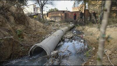 NDMC maintains around 350km of sewer lines, which is spread over an area of 42.7 sq km of the New Delhi area. (HT Archive) NDMC maintains around 350km of sewer lines, which is spread over an area of 42.7 sq km of the New Delhi area. (HT Archive)