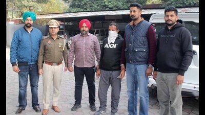 The accused in the custody of the Khanna police in Ludhiana on Thursday. (HT photo) The accused in the custody of the Khanna police in Ludhiana on Thursday. (HT photo)
