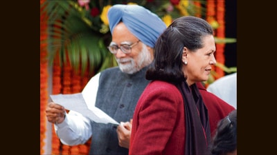 UPA Chairperson and Congress President Sonia Gandhi and Prime Minister Manmohan Singh during the Bravery awards function at PM’s residence in the Capital, in 2006. (Ajay Aggarwal /ht archive) UPA Chairperson and Congress President Sonia Gandhi and Prime Minister Manmohan Singh during the Bravery awards function at PM’s residence in the Capital, in 2006. (Ajay Aggarwal /ht archive)