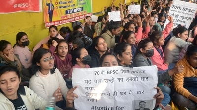 Students protesting at Gardanibagh in Patna demanding BPSC Prelims re-exam. (Santosh Kumar ) Students protesting at Gardanibagh in Patna demanding BPSC Prelims re-exam. (Santosh Kumar )