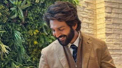 Kartik Aaryan's new rugged look inspired by Allu Arjun in Pushpa 2: The Rule? Kartik Aaryan's new rugged look inspired by Allu Arjun in Pushpa 2: The Rule?