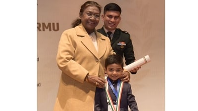 President Droupadi Murmu conferred the Rashtriya Bal Puraskar to 17 children on December 26, 2024. (Image: PIB)