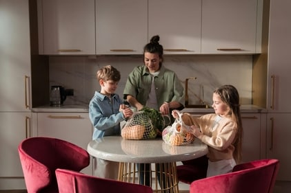 Are moms the bosses of the family? (Pexels)