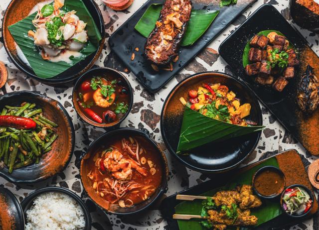 Australian chef David Thompson has trained Indian chefs to cook for the Fireback chain of restaurants. The first Fireback has opened in Goa, with more branches to follow soon across India. Australian chef David Thompson has trained Indian chefs to cook for the Fireback chain of restaurants. The first Fireback has opened in Goa, with more branches to follow soon across India.
