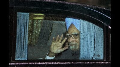 **EDS: FILE PHOTO** Tokyo: In this Oct. 24, 2010 file photo, then Prime Minister Manmohan Singh, in Tokyo, Japan. Singh passed away on Thursday, Dec. 26, 2024, at the age of 92. (PTI Photo/Vijay Verma) (PTI)