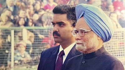 Asim Arun, a former Indian Police Service officer and ex-chief of the Special Protection Group (SPG) with Manmohan Singh. Asim Arun, a former Indian Police Service officer and ex-chief of the Special Protection Group (SPG) with Manmohan Singh.