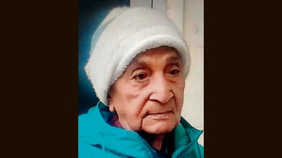 Dr Hans Raj Chaudhary, fondly remembers Singh as a man who called him by his name, recognising him even after becoming the the country’s PM. (HT photo) Dr Hans Raj Chaudhary, fondly remembers Singh as a man who called him by his name, recognising him even after becoming the the country’s PM. (HT photo)