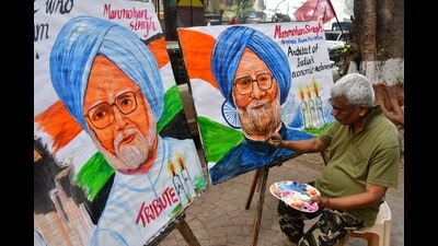Mumbai, India – Dec 27, 2024: An artist from the Gurukul School of Art draws a painting of Former India Prime Minister Manmohan Singh to tribute him, in Mumbai, at Lalbaug, in Mumbai, India, on Friday, Dec 27, 2024. (Photo by Bhushan Koyande/HT Photo) Mumbai, India – Dec 27, 2024: An artist from the Gurukul School of Art draws a painting of Former India Prime Minister Manmohan Singh to tribute him, in Mumbai, at Lalbaug, in Mumbai, India, on Friday, Dec 27, 2024. (Photo by Bhushan Koyande/HT Photo)