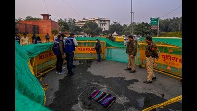 Police at the spot on Wednesday. (RAJ K RAJ /HT PHOTO) Police at the spot on Wednesday. (RAJ K RAJ /HT PHOTO)