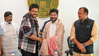 Telangana Chief Minister A. Revanth Reddy with actor Venkatesh Daggubati during a meeting with directors, producers and actors of Telugu film industry, Dec. 26, 2024. (PTI Photo) (PTI) Telangana Chief Minister A. Revanth Reddy with actor Venkatesh Daggubati during a meeting with directors, producers and actors of Telugu film industry, Dec. 26, 2024. (PTI Photo) (PTI)