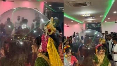 The internet is irked, condemning the depiction of dancers dressed as Lord Krishna. (Instagram/@ShunilShilpkar) The internet is irked, condemning the depiction of dancers dressed as Lord Krishna. (Instagram/@ShunilShilpkar)
