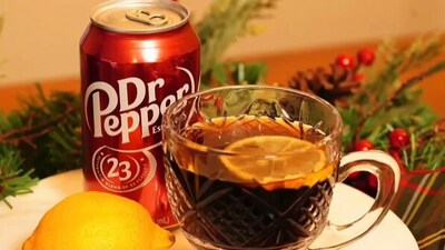 Hot dr. Pepper with lemon is the new holiday favourite drink. (Source: Youtube) Hot dr. Pepper with lemon is the new holiday favourite drink. (Source: Youtube)
