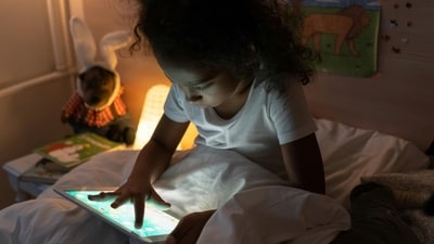 Sleep patterns and behaviours in preschoolers can be influenced by the time they spent on their screens. (Pexels) Sleep patterns and behaviours in preschoolers can be influenced by the time they spent on their screens. (Pexels)