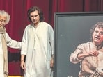 Mumbai, India - Dec. 27, 2024: Late Ustad Zakir Hussain prayer meeting in his family members pay tribute they after his brother, son and students accompanied performance on occasion his family members, Javed Akhtar, Romu Mazumdar, Suresh Wadkar, Durga Bhagwat, Ahsaan, Loy, Devki Pandit, Ajay Pohankar with his wife Bhagyashri, Roop Kumar Rathore and state cultural minister, Ashish Shelar seen at Shanmukhanand Auditorium, King Circle, in Mumbai, India, on Friday, December 27, 2024. (Photo by Satish Bate/ Hindustan Times) (Hindustan Times) Mumbai, India - Dec. 27, 2024: Late Ustad Zakir Hussain prayer meeting in his family members pay tribute they after his brother, son and students accompanied performance on occasion his family members, Javed Akhtar, Romu Mazumdar, Suresh Wadkar, Durga Bhagwat, Ahsaan, Loy, Devki Pandit, Ajay Pohankar with his wife Bhagyashri, Roop Kumar Rathore and state cultural minister, Ashish Shelar seen at Shanmukhanand Auditorium, King Circle, in Mumbai, India, on Friday, December 27, 2024. (Photo by Satish Bate/ Hindustan Times) (Hindustan Times)