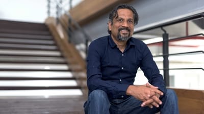 Sridhar Vembu, CEO of Zoho Corporation said he believes the 70-hour workweek has greater pitfalls than benefits (Image via Twitter) Sridhar Vembu, CEO of Zoho Corporation said he believes the 70-hour workweek has greater pitfalls than benefits (Image via Twitter)