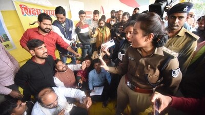 BPSC aspirants demonstrating during a protest in Patna over the alleged leak of a question paper of the December 13 combined preliminary exam conducted by BPSC (Santosh Kumar)