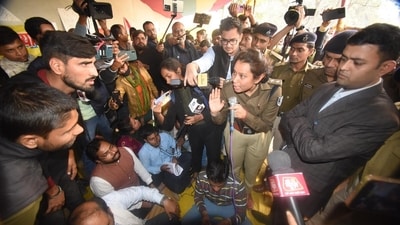 BPSC aspirants demonstrating during a protest at Gardanibagh in Patna over the alleged leak of a question paper of the December 13 combined preliminary exam conducted by BPSC (Santosh Kumar)