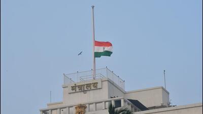The Indian National flag flies half-mast on Mantralaya building as a mark of respect to Former India Prime Minister Manmohan Singh (HT photo/Bhushan Koyande) The Indian National flag flies half-mast on Mantralaya building as a mark of respect to Former India Prime Minister Manmohan Singh (HT photo/Bhushan Koyande)