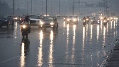 Heavy rains lashed Delhi and the national capital region (NCR) on Friday morning. (Sakib Ali/HT) Heavy rains lashed Delhi and the national capital region (NCR) on Friday morning. (Sakib Ali/HT)