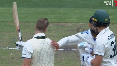 Virat Kohli gestures at Steve Smith (x) Virat Kohli gestures at Steve Smith (x)
