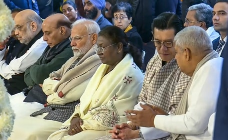 President Droupadi Murmu, Vice President Jagdeep Dhankhar, Prime Minister Narendra Modi, defence minister Rajnath Singh, Union home minister Amit Shah and King of Bhutan Jigme Khesar Namgyel Wangchuck during state funeral of former prime minister Manmohan Singh, at the Nigambodh Ghat in New Delhi on Saturday, (PTI) President Droupadi Murmu, Vice President Jagdeep Dhankhar, Prime Minister Narendra Modi, defence minister Rajnath Singh, Union home minister Amit Shah and King of Bhutan Jigme Khesar Namgyel Wangchuck during state funeral of former prime minister Manmohan Singh, at the Nigambodh Ghat in New Delhi on Saturday, (PTI)