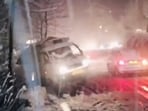 Heavy snowfall in Manali caused chaos as a truck skidded into valley. Heavy snowfall in Manali caused chaos as a truck skidded into valley.