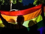 A Russian man detained for organising travel tours for LGBTQ people has died in pre-trial detention