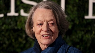 British actress Maggie Smith poses for photographers at the Evening Standard British Film Awards in London, Britain February 7, 2016. REUTERS/Neil Hall/File Photo (REUTERS)