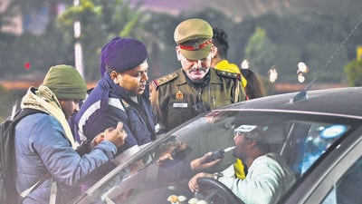 Traffic police said that the diversion will be in effect from late December night till January 1 morning. (Sunil Ghosh/HT Photo) Traffic police said that the diversion will be in effect from late December night till January 1 morning. (Sunil Ghosh/HT Photo)