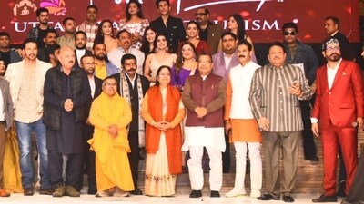 Celebrities and special guests at the UPAA Award ceremony in Lucknow (HT Photo) Celebrities and special guests at the UPAA Award ceremony in Lucknow (HT Photo)