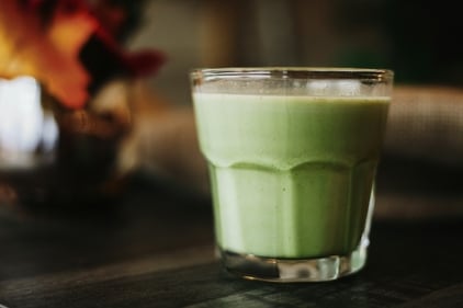 Meghan loves having healthy green juice. (Unsplash)