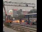 A viral video showed sparks from NH-8 construction falling on vehicles, sparking safety concerns.
A viral video showed sparks from NH-8 construction falling on vehicles, sparking safety concerns.