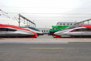 china_bullet_train_17355274187