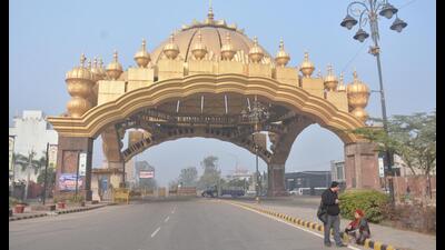 A street wears a deserted look in Amritsar on Monday. (HT Photo)