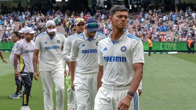 Another Indian batting collapse. How many times have we seen this? (AP) Another Indian batting collapse. How many times have we seen this? (AP)