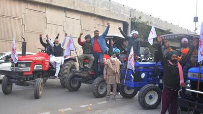 Farmers raising slogans after blocking a road during the Punjab Bandh in Amritsar on Monday. (Sameer Sehgal/HT) Farmers raising slogans after blocking a road during the Punjab Bandh in Amritsar on Monday. (Sameer Sehgal/HT)