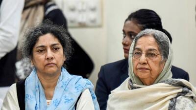 Former Prime Minister Dr Manmohan Singh's wife Gursharan Kaur (right) with her daughter Daman Singh during a ceremony to pay last respects to former PM, at AICC headquarters, in New Delhi on Saturday. (ANI) Former Prime Minister Dr Manmohan Singh's wife Gursharan Kaur (right) with her daughter Daman Singh during a ceremony to pay last respects to former PM, at AICC headquarters, in New Delhi on Saturday. (ANI)