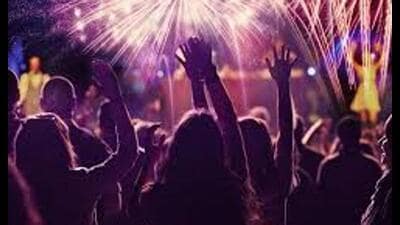 New Year’s Eve holds a special significance as on this day people look back at the year gone by and welcome the new one with joy. (For Representation) New Year’s Eve holds a special significance as on this day people look back at the year gone by and welcome the new one with joy. (For Representation)