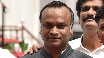 The allegations resurfaced when Priyank Kharge raised the issue in the Karnataka assembly, accusing BY Vijayendra of offering the bribe (Arijit Sen/HT Photo) The allegations resurfaced when Priyank Kharge raised the issue in the Karnataka assembly, accusing BY Vijayendra of offering the bribe (Arijit Sen/HT Photo)