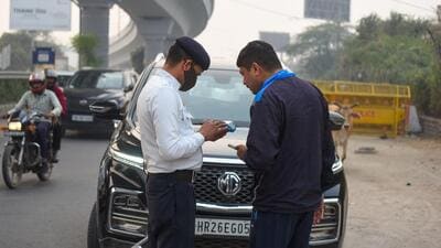Violations such as riding without helmets, wrong-side driving, illegal parking, lane changing, drunk driving, over-speeding, and using black films on vehicles topped the list of offences this year. (Parveen Kumar/HT Photo) Violations such as riding without helmets, wrong-side driving, illegal parking, lane changing, drunk driving, over-speeding, and using black films on vehicles topped the list of offences this year. (Parveen Kumar/HT Photo)