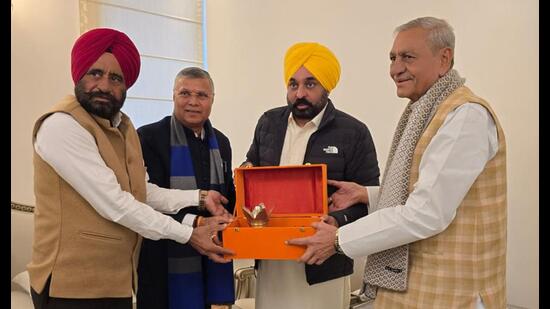 U.P. ministers extending invitation for Prayagraj Mahakumbh 2025 to Punjab CM Bhagwant Mann on December 30. (Sourced)