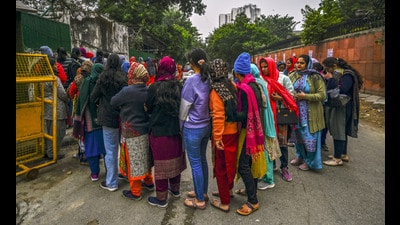 New Delhi, India - Dec. 30, 2024: A view of long Women queue with Ladli Yojna Card in New Delhi, India, on Monday, December 30, 2024. (Photo by RAJ K RAJ / Hindustan Times) (RAJ K RAJ /HT PHOTO) New Delhi, India - Dec. 30, 2024: A view of long Women queue with Ladli Yojna Card in New Delhi, India, on Monday, December 30, 2024. (Photo by RAJ K RAJ / Hindustan Times) (RAJ K RAJ /HT PHOTO)